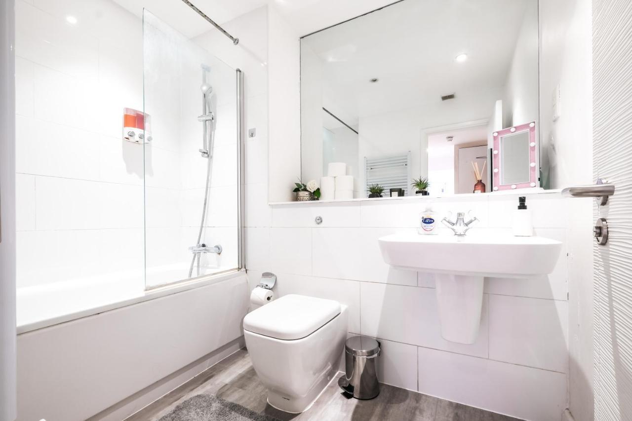 Grandeur 3 Bedroom Flat In London, Mayfair Hy3 Bagian luar foto