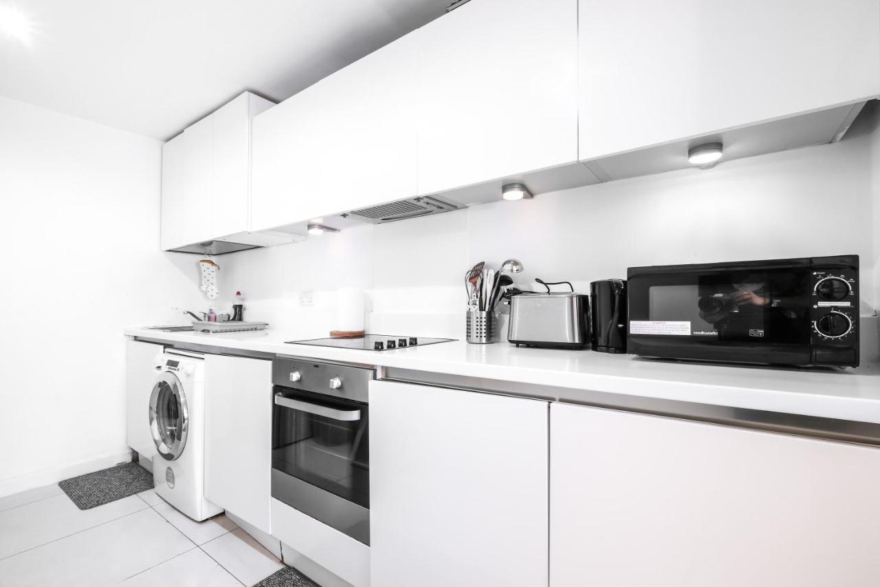 Grandeur 3 Bedroom Flat In London, Mayfair Hy3 Bagian luar foto