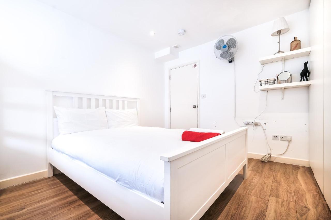 Grandeur 3 Bedroom Flat In London, Mayfair Hy3 Bagian luar foto
